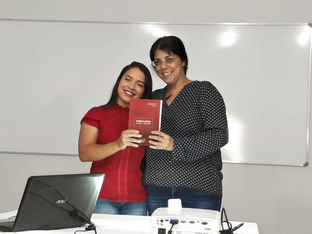 Watina Amorim Assis e professora Isa Omena Machado de Freitas